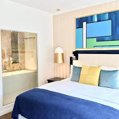 Luxury Apartments MONDRIAN Market Square III Varsovie Extérieur photo