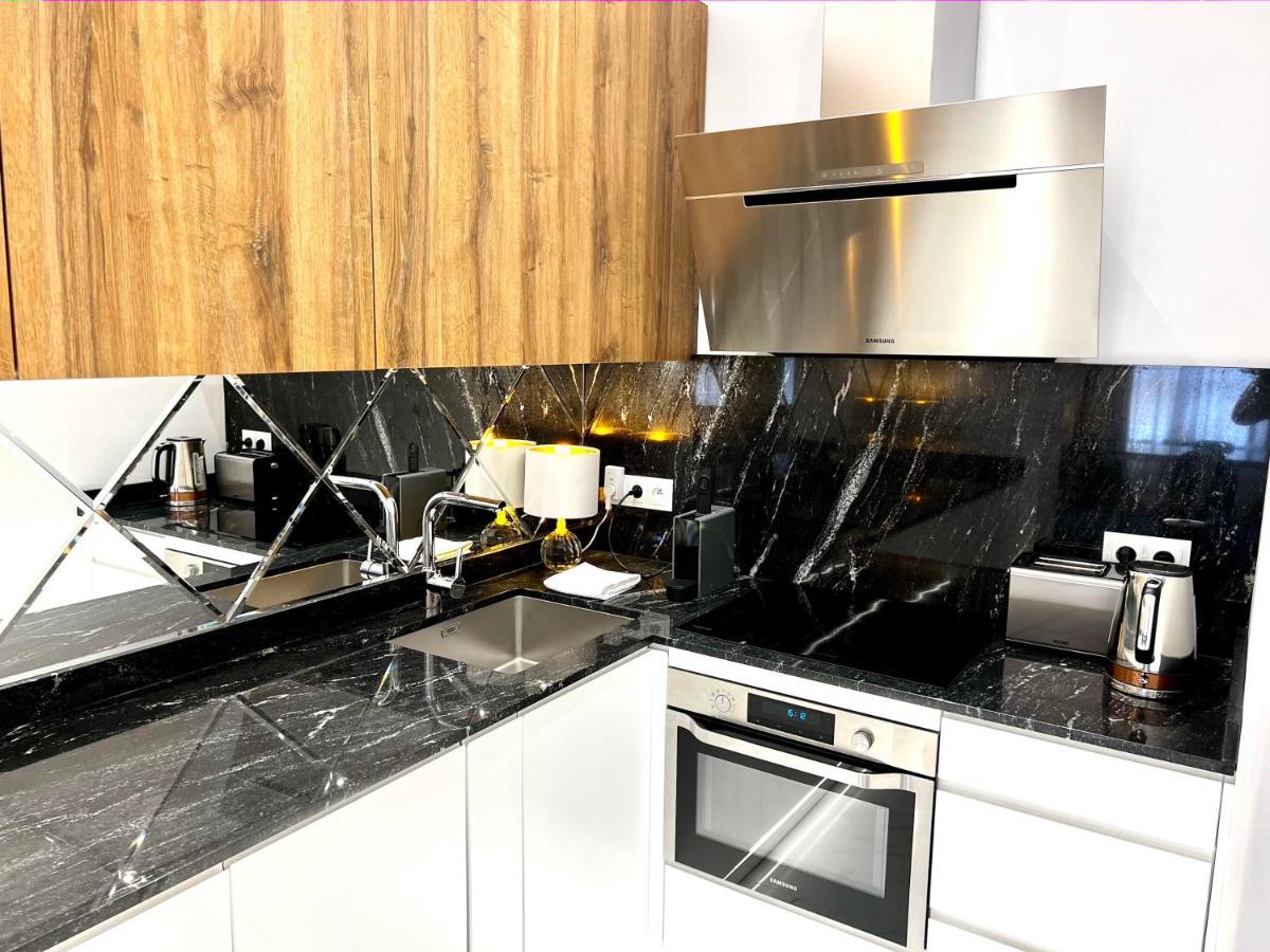 Luxury Apartments MONDRIAN Market Square III Varsovie Extérieur photo